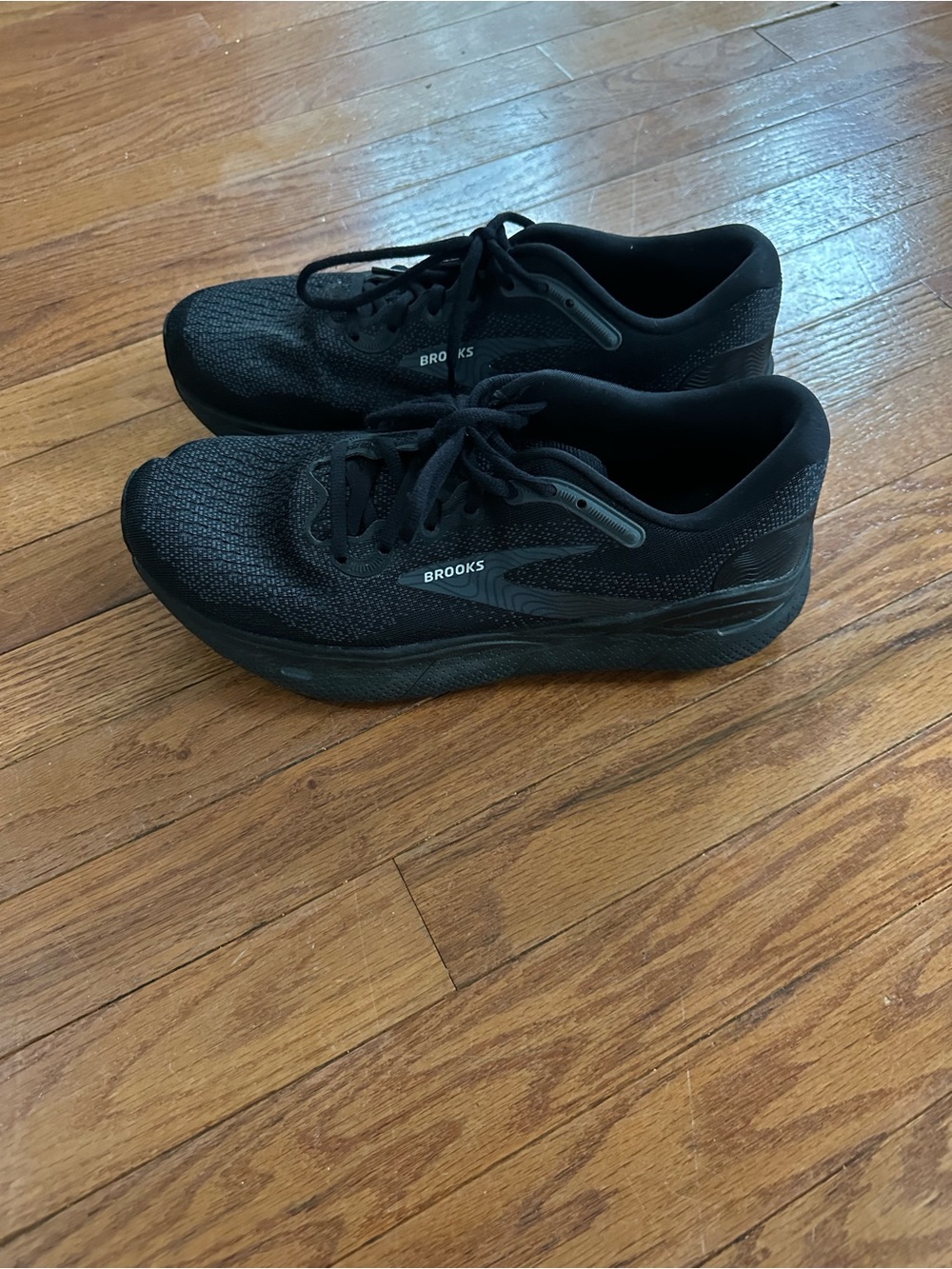 Black brooks Ghost Max Shoes men’s size 9.5 (Wide Width)